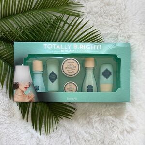 NIB Benefit Totally B.Right Travel Skincare Set Discontinued